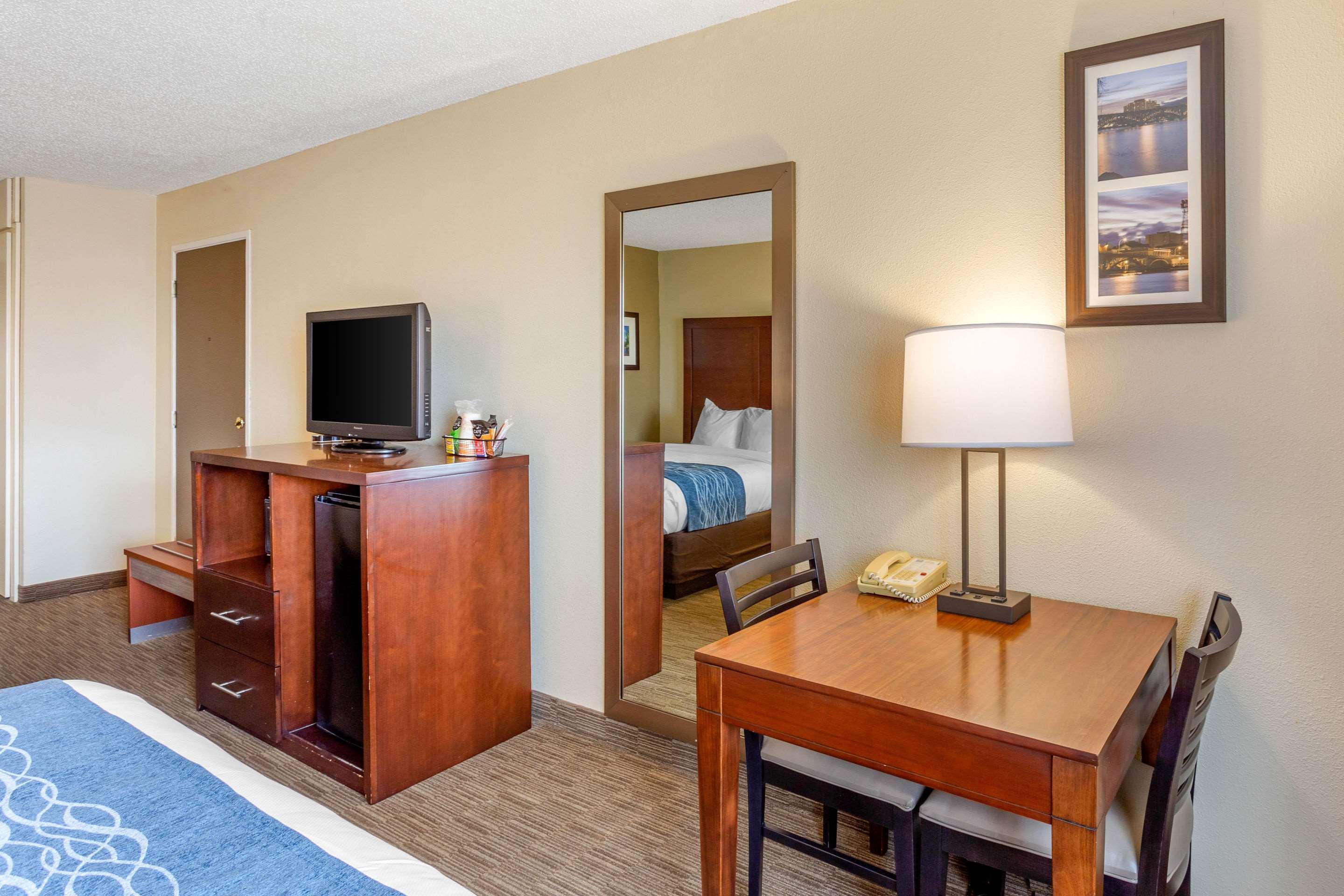 Comfort Inn Rockford Near Casino District Екстер'єр фото
