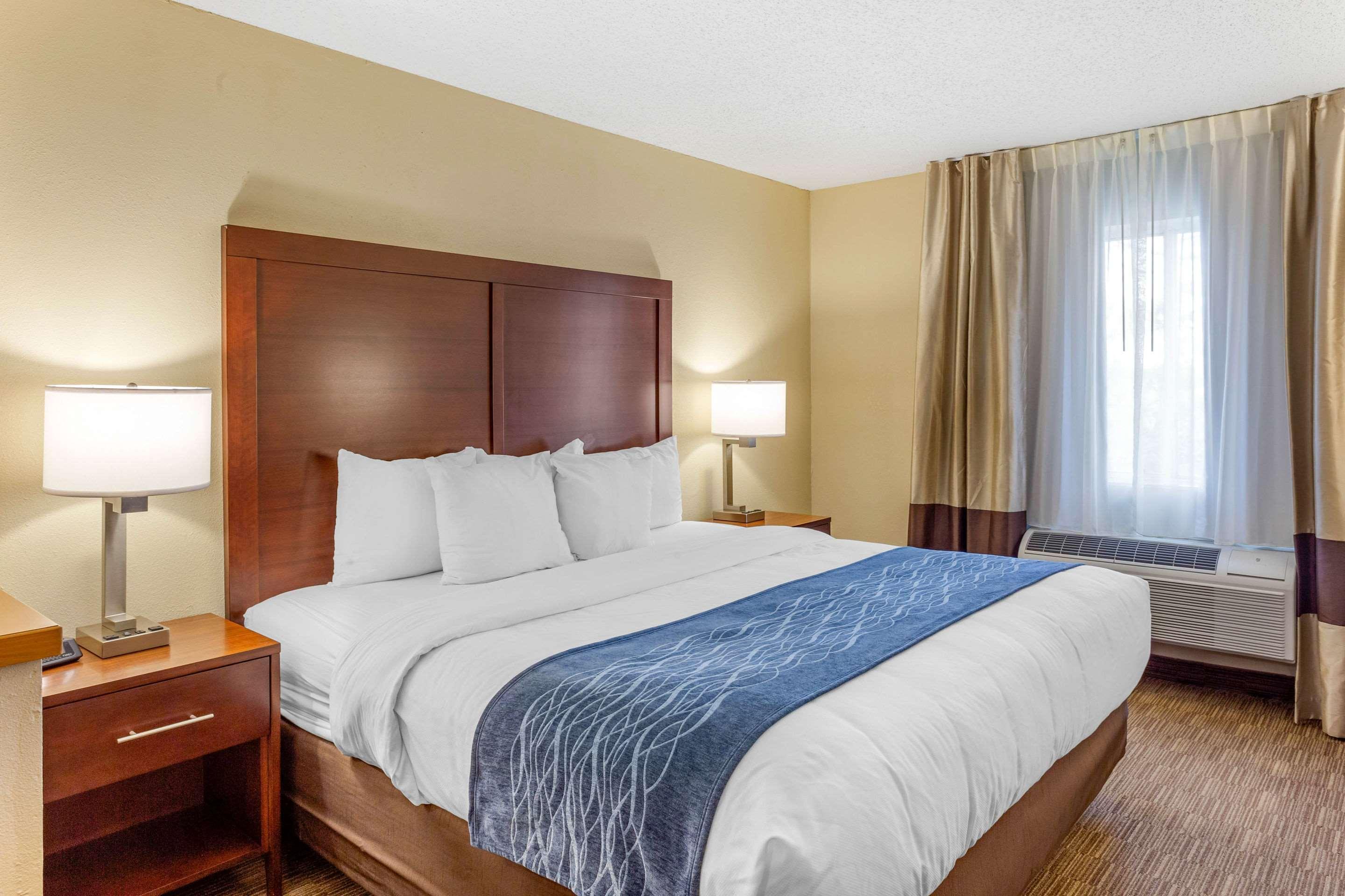 Comfort Inn Rockford Near Casino District Екстер'єр фото
