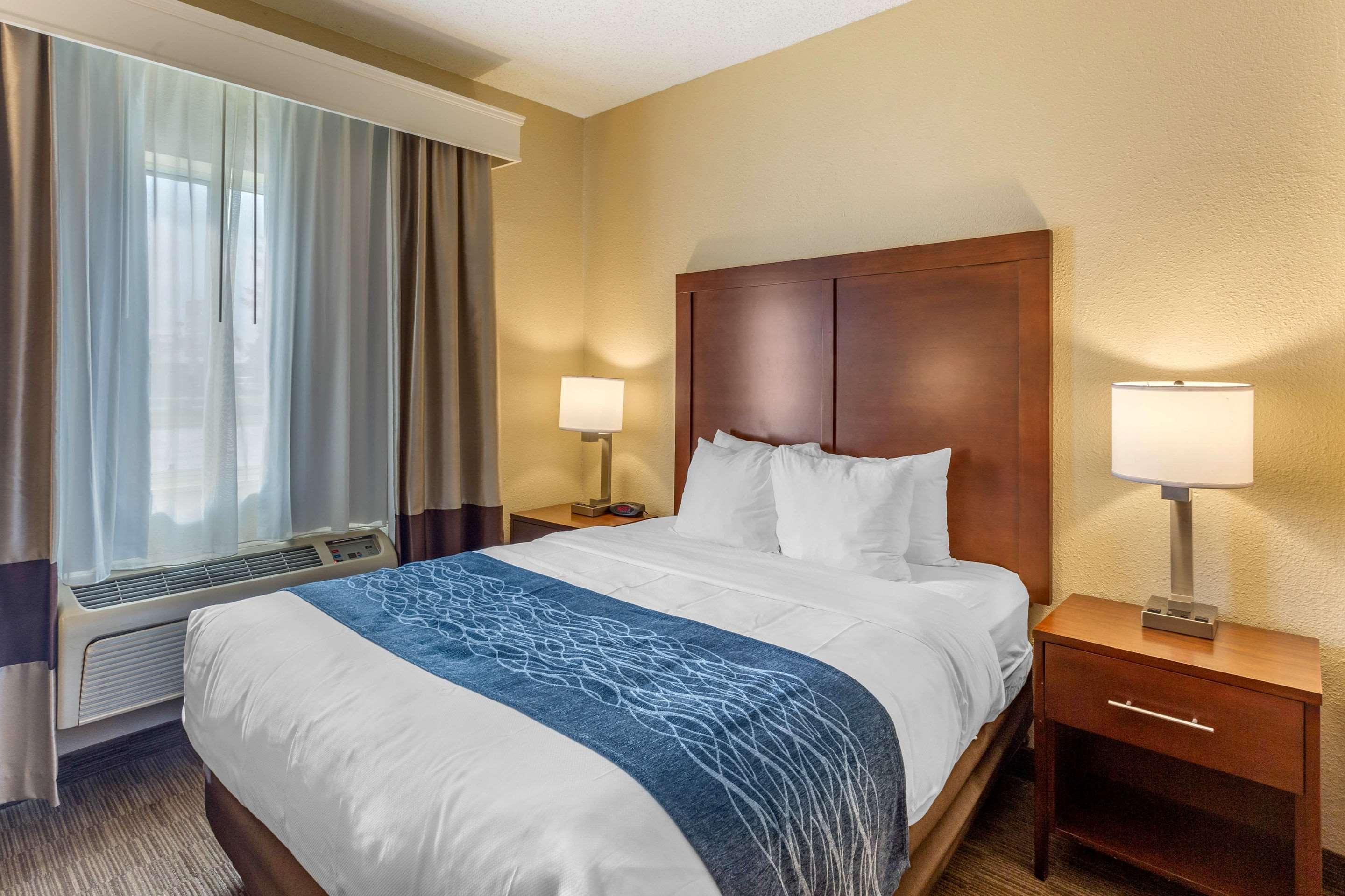 Comfort Inn Rockford Near Casino District Екстер'єр фото