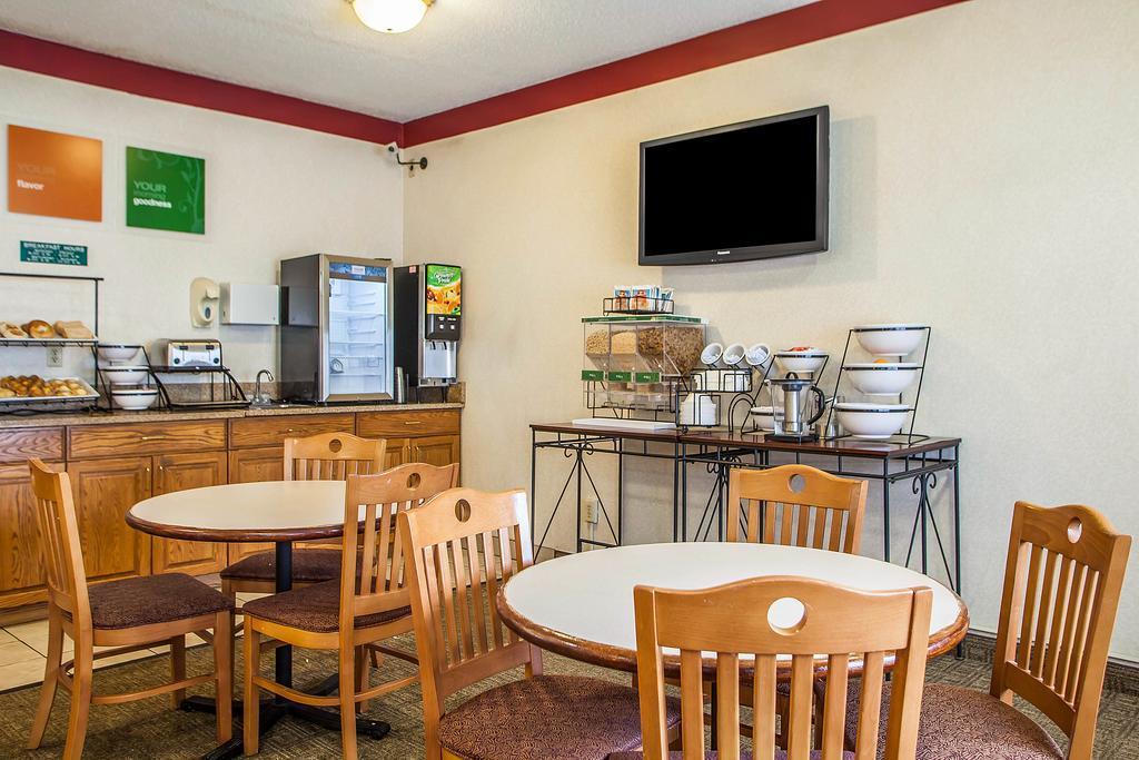 Comfort Inn Rockford Near Casino District Екстер'єр фото