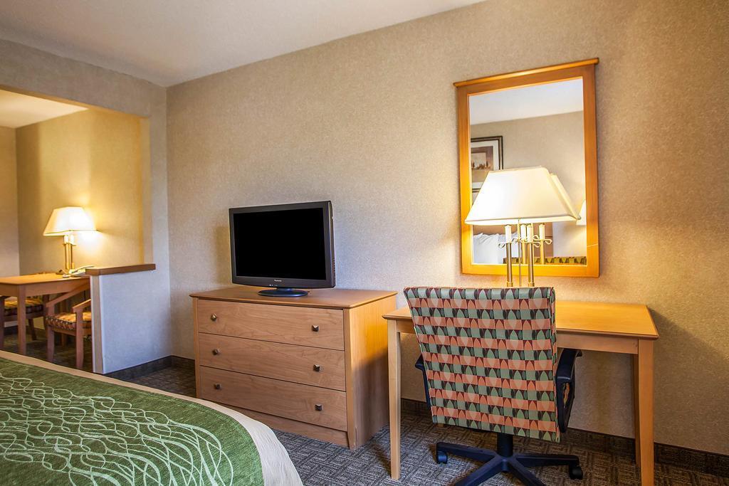 Comfort Inn Rockford Near Casino District Екстер'єр фото