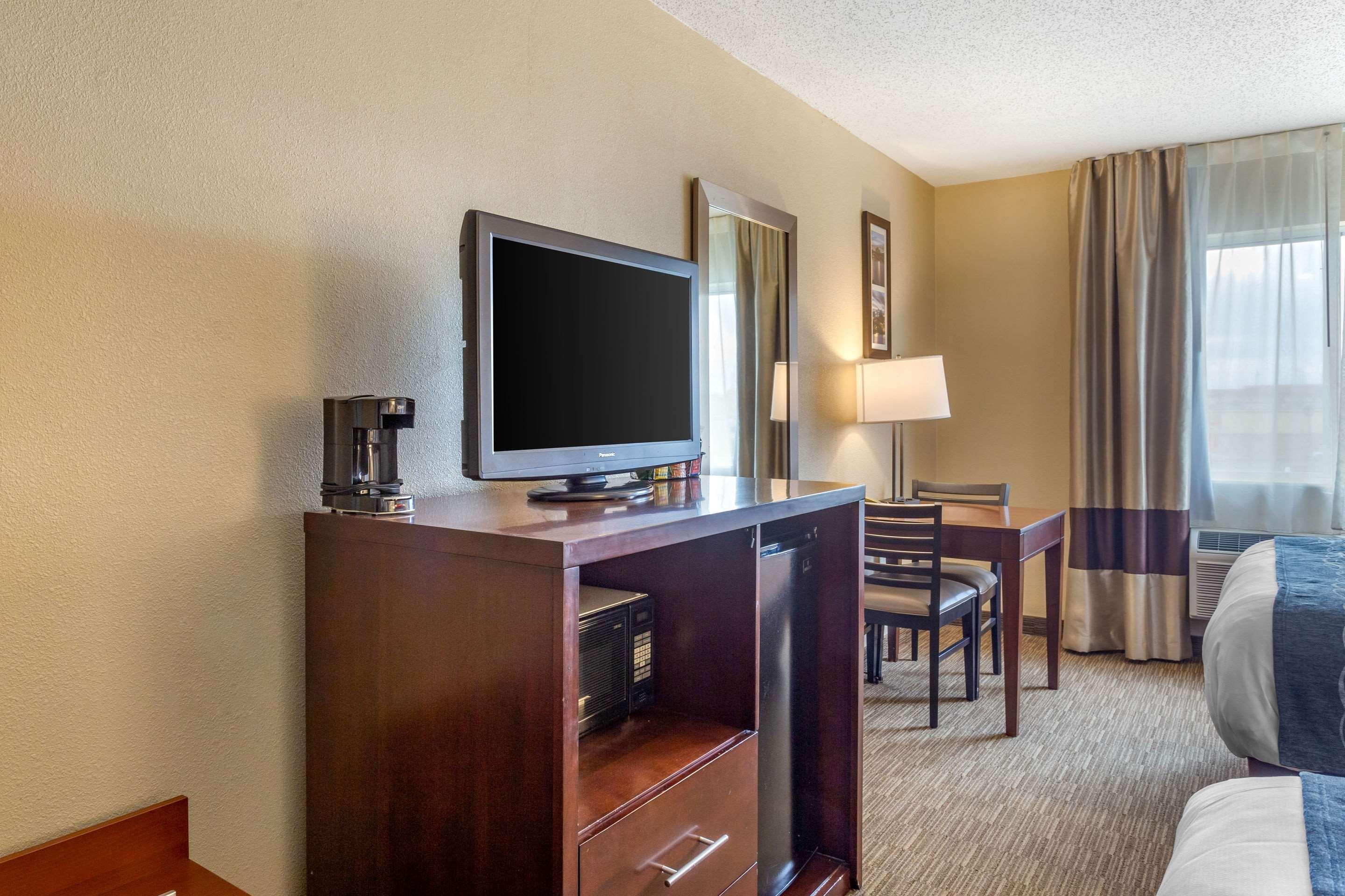 Comfort Inn Rockford Near Casino District Екстер'єр фото