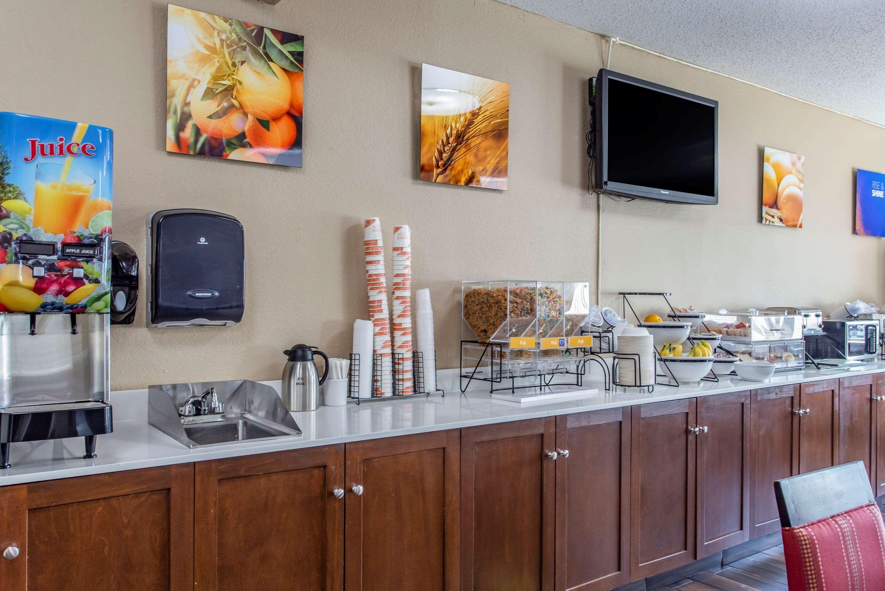 Comfort Inn Rockford Near Casino District Екстер'єр фото