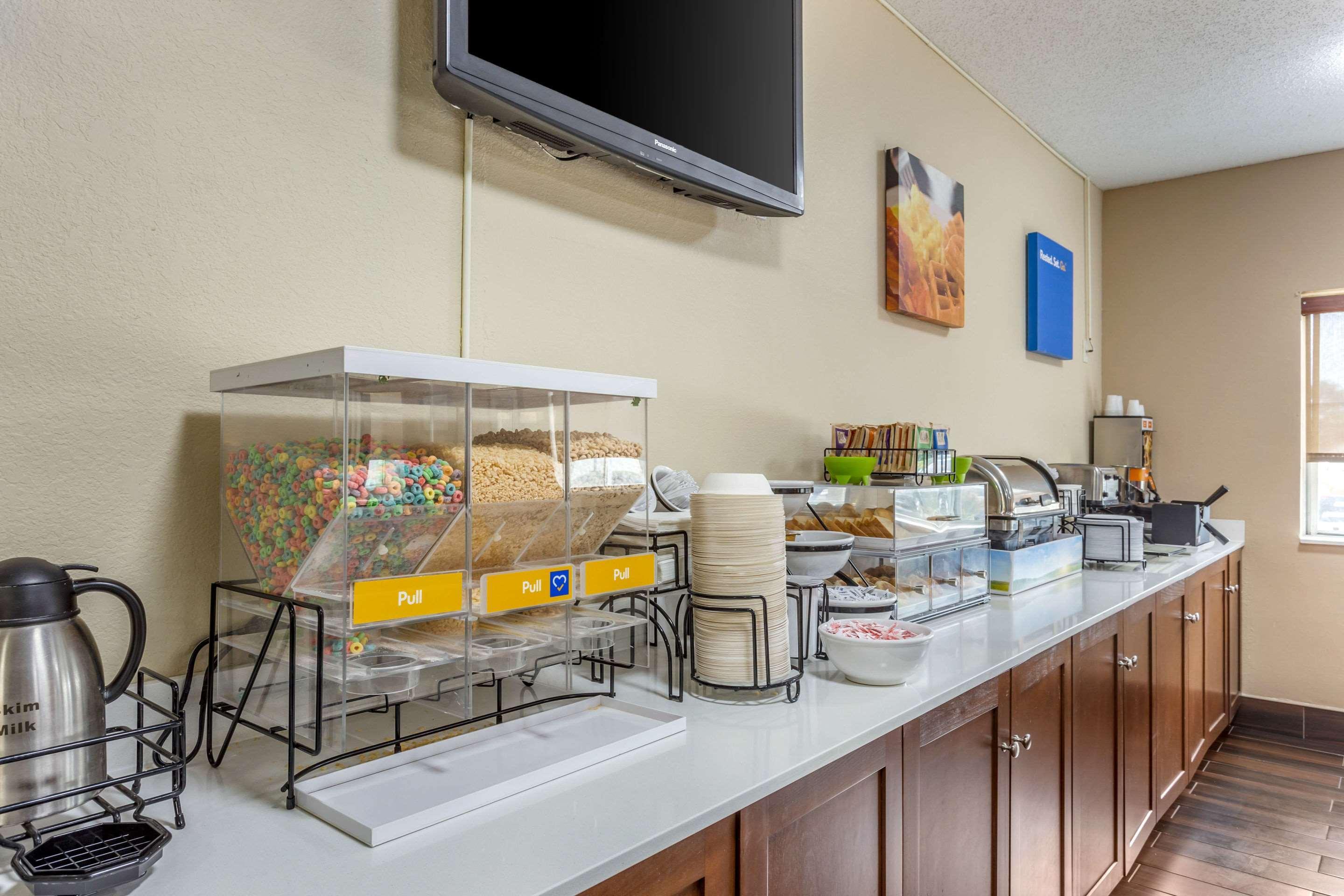 Comfort Inn Rockford Near Casino District Екстер'єр фото