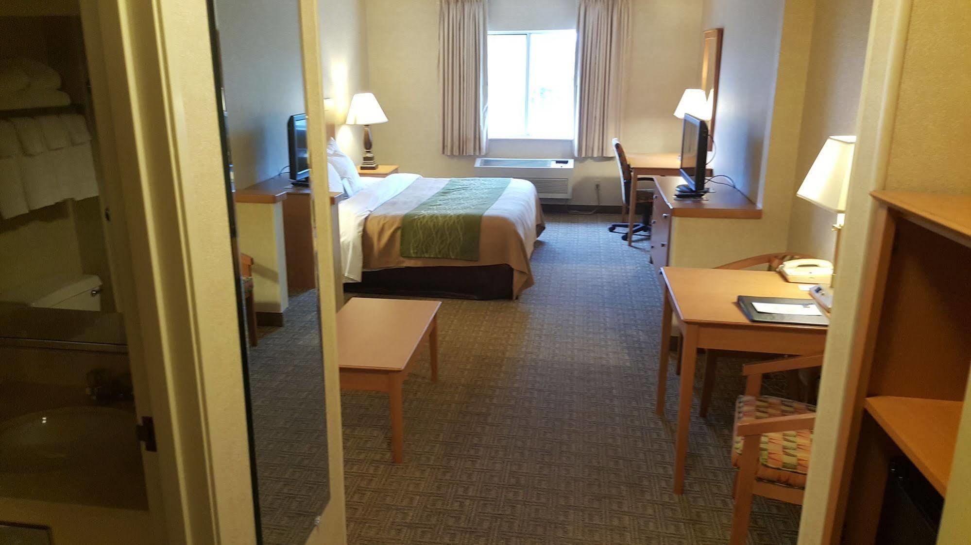 Comfort Inn Rockford Near Casino District Екстер'єр фото