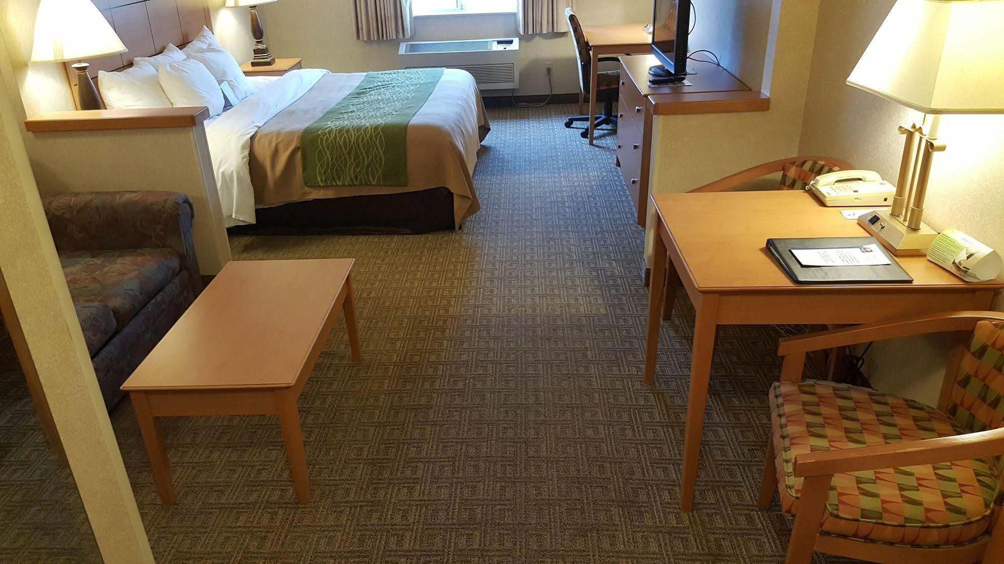Comfort Inn Rockford Near Casino District Екстер'єр фото
